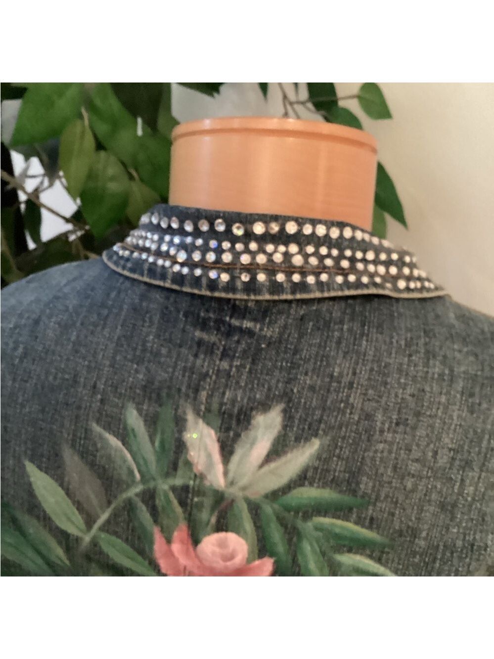 a.n.a 3 button painted floral glitter embellished Jean jacket Woman’s size 2X - Picture 4 of 15